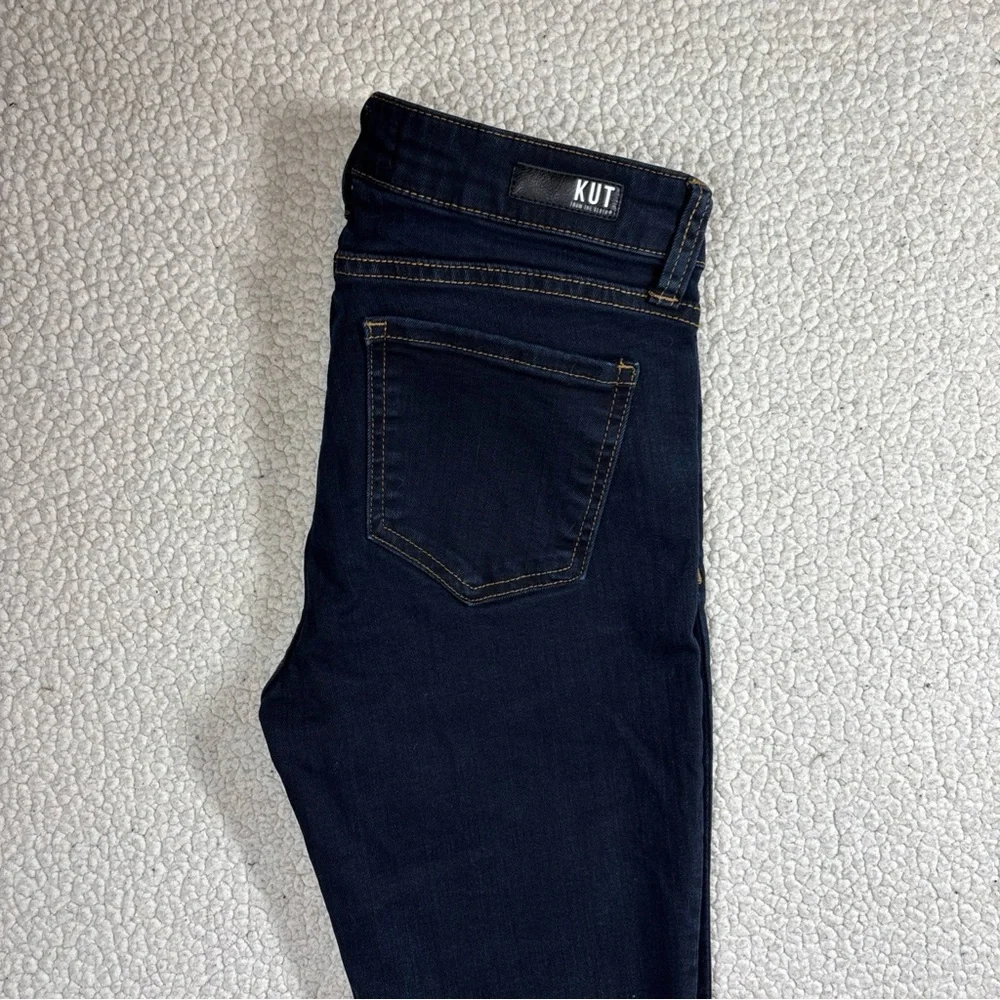 Kut From The Kloth Women’s Dark Wash Stretch Jeans Size 0 Mid Rise Slim Classic - Picture 9 of 16